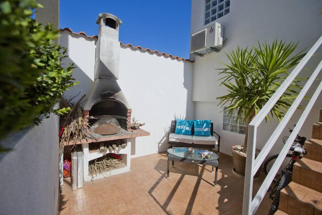 Apartman Tino With Two Sunny Terace Hvar Town Exterior foto